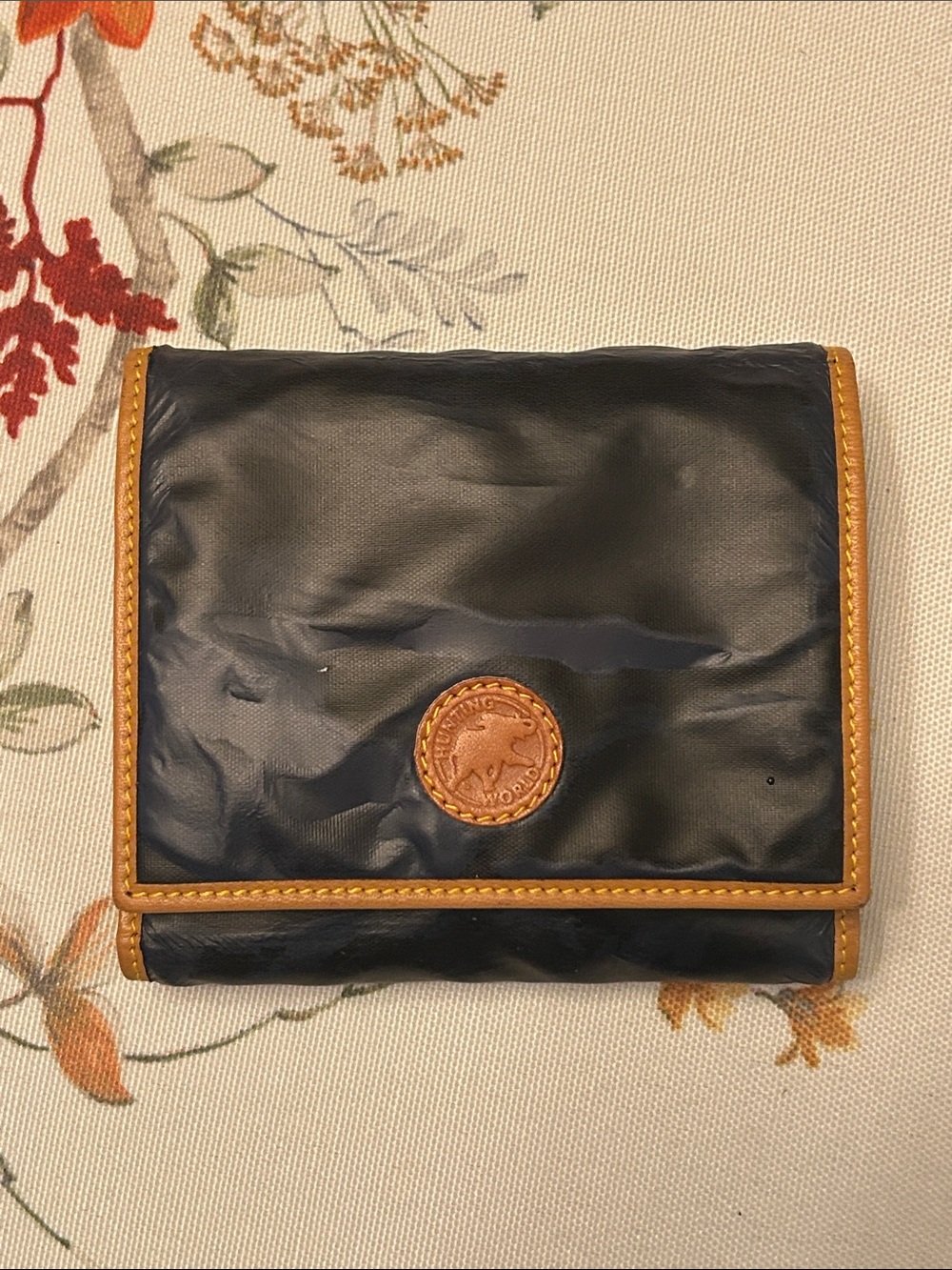 Hunting World Navy and Tan Compact Trifold Wallet NEW